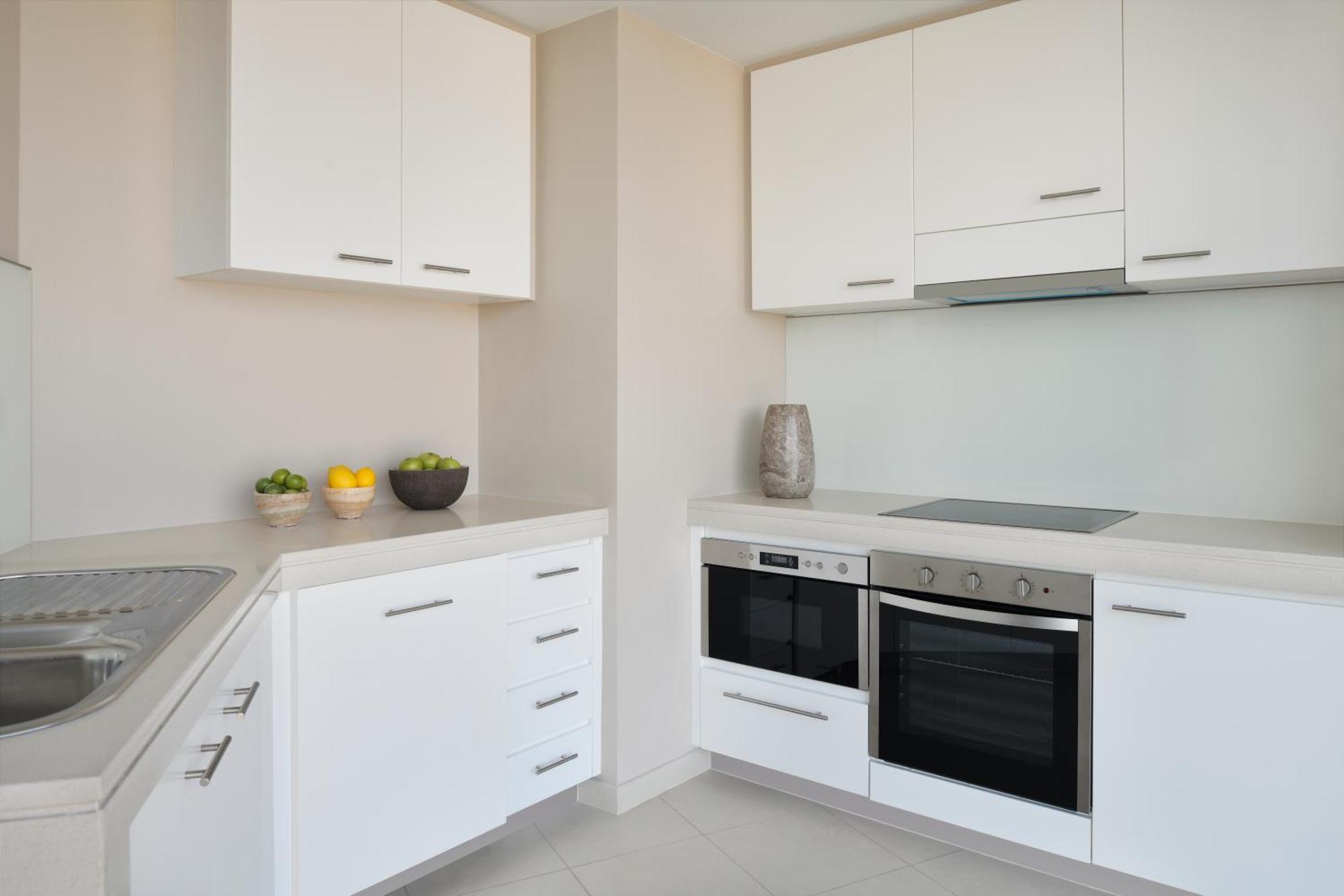 Intercontinental Residence Suites Dubai Festival City By Ihg Bagian luar foto A modern kitchen