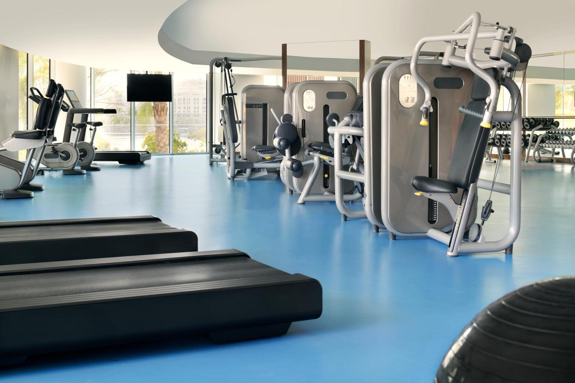 Intercontinental Residence Suites Dubai Festival City By Ihg Bagian luar foto A gym with a vinyl floor