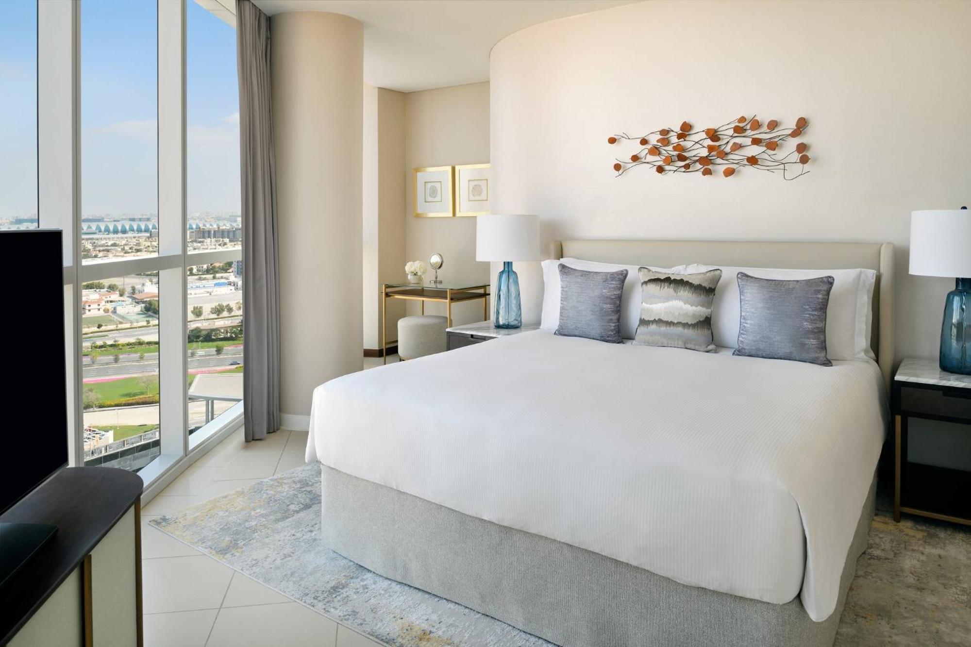 Intercontinental Residence Suites Dubai Festival City By Ihg Bagian luar foto A bedroom at the hotel