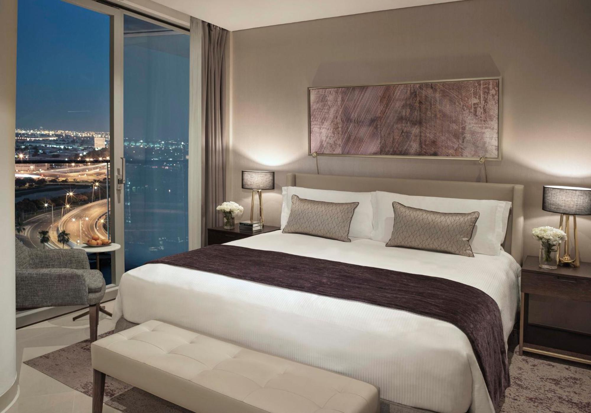 Intercontinental Residence Suites Dubai Festival City By Ihg Bagian luar foto A bedroom at the Address Downtown Hotel