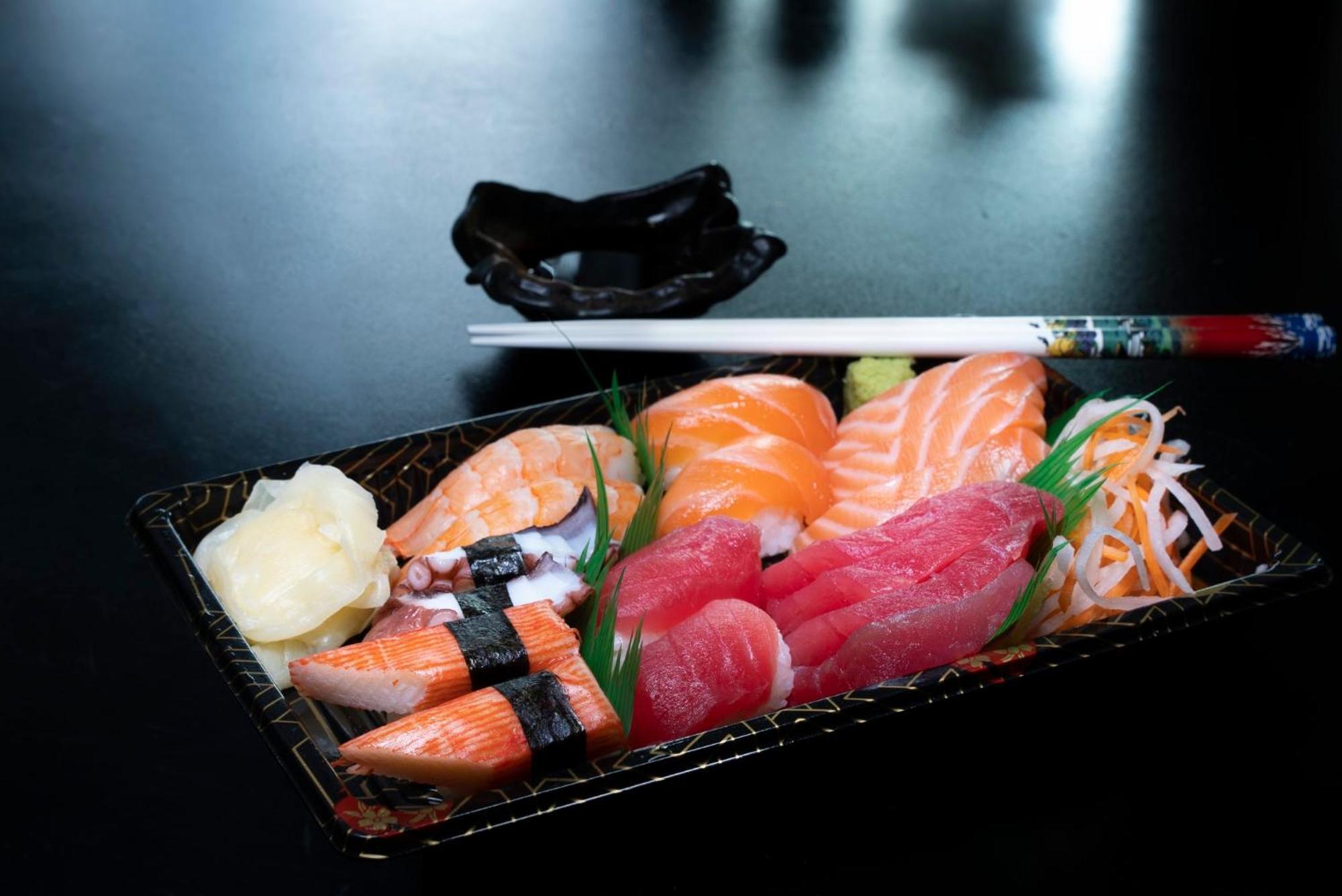 Intercontinental Residence Suites Dubai Festival City By Ihg Bagian luar foto Sashimi